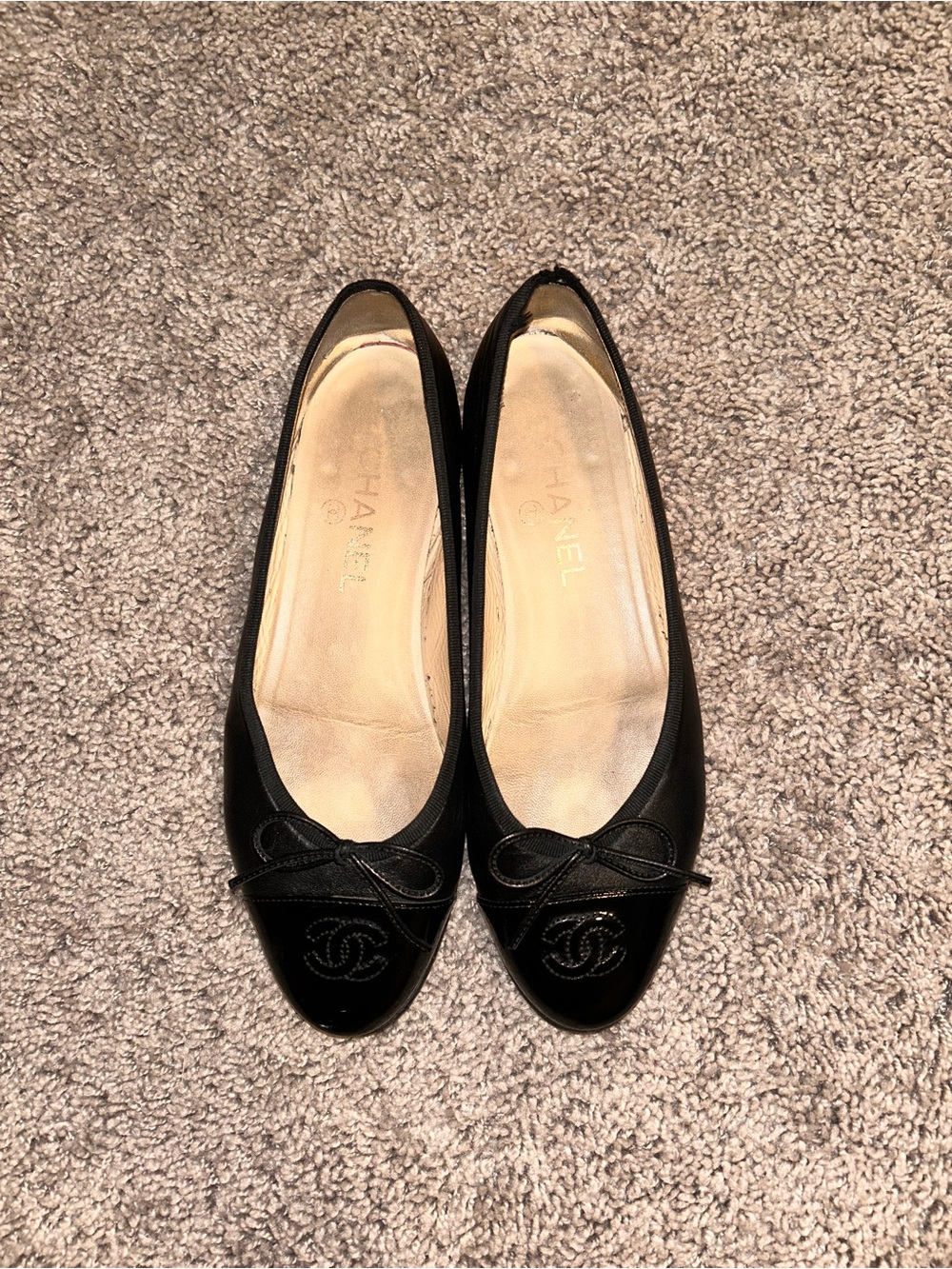 CHANEL Black Leather Cap-Toe Bow Ballet Flats